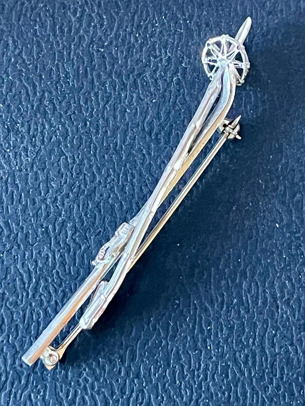 VTG Wells Sterling Silver Ski & Pole Brooch Pin 3” Winter Sport Novelty Lapel